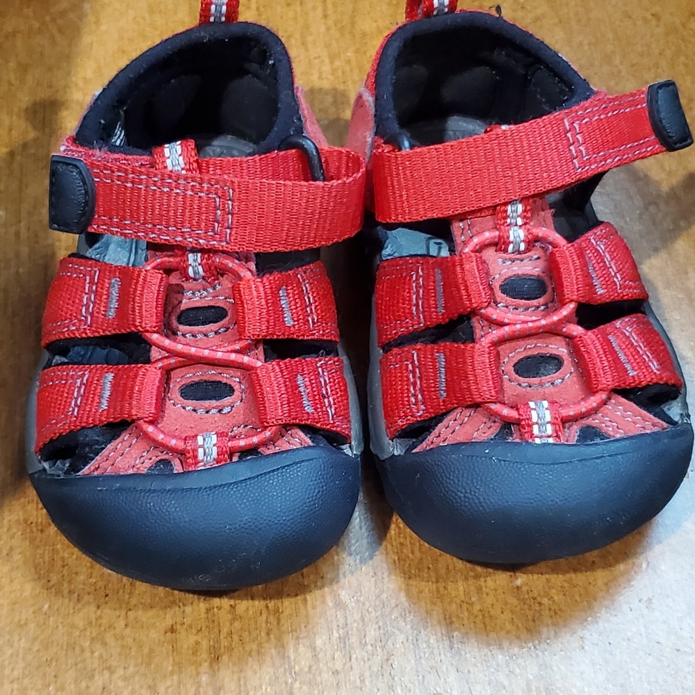 Keen sandals, toddler size 4